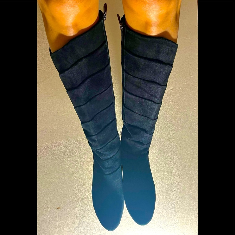 Adrienne Vittadini black boots very comfortable with nylon stretch, zipper, 9.